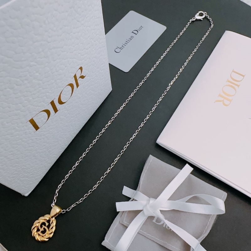 chr1st1an D10r necklaces